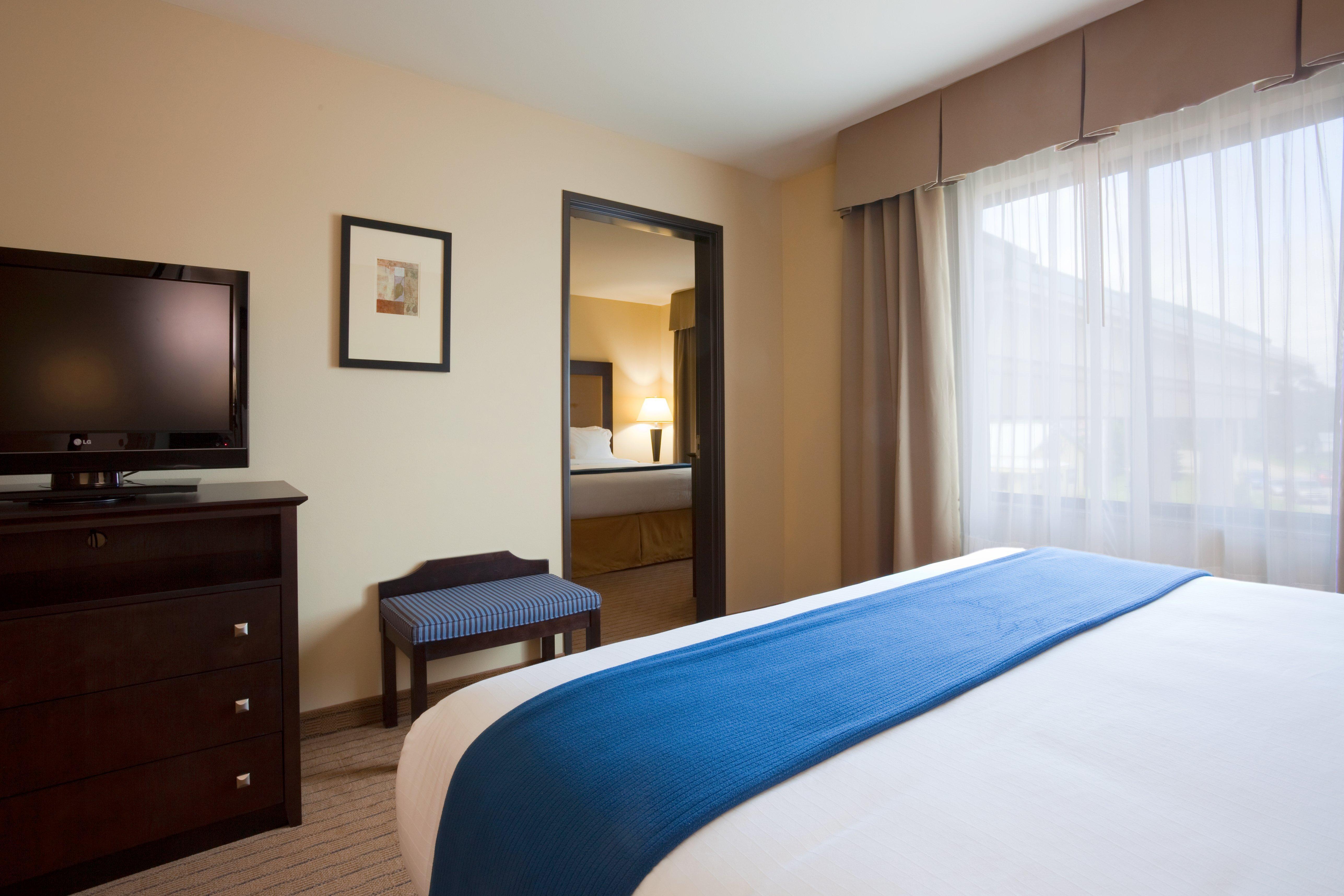 Holiday Inn Express & Suites Madison-Verona By Ihg Habitación foto