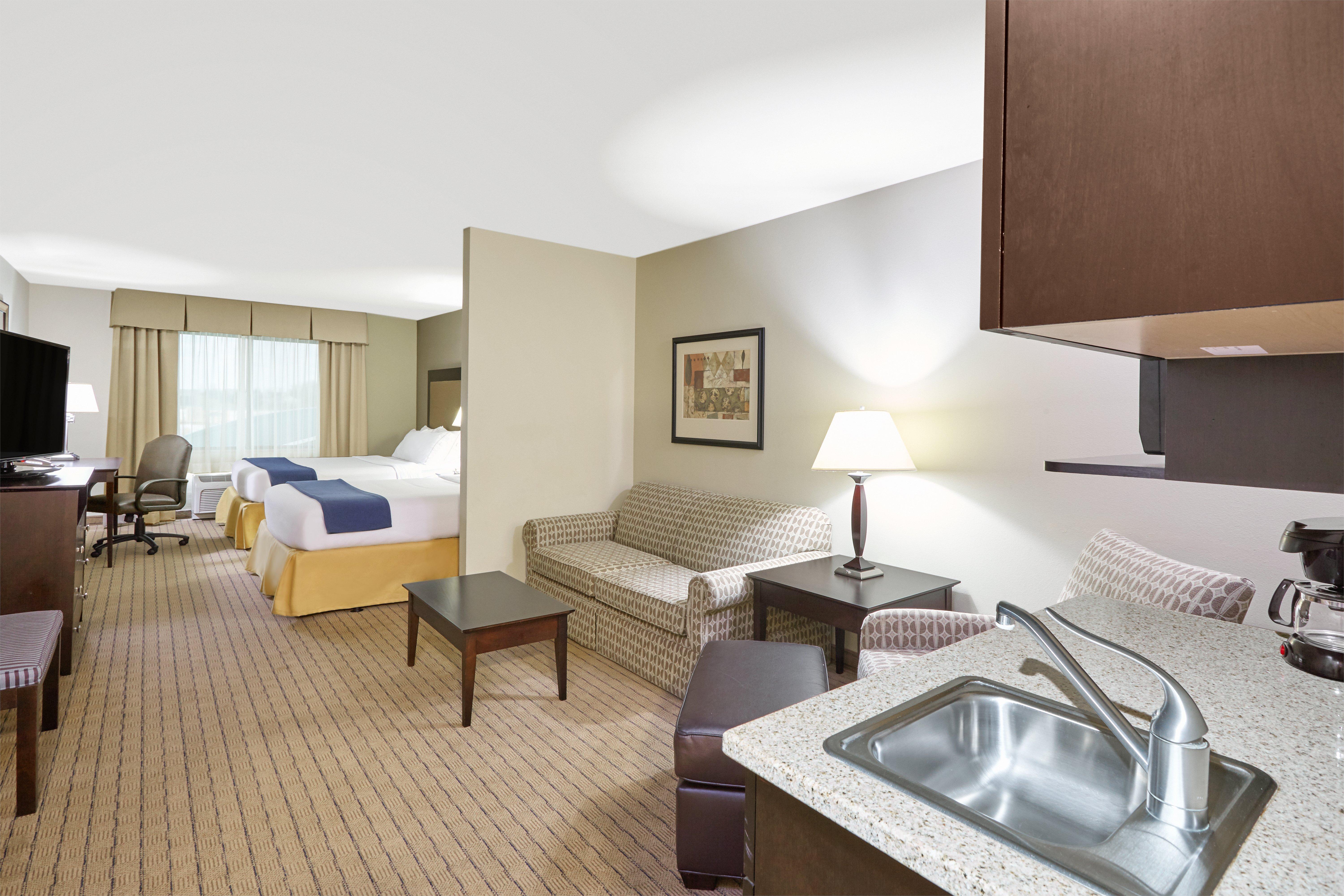 Holiday Inn Express & Suites Madison-Verona By Ihg Exterior foto
