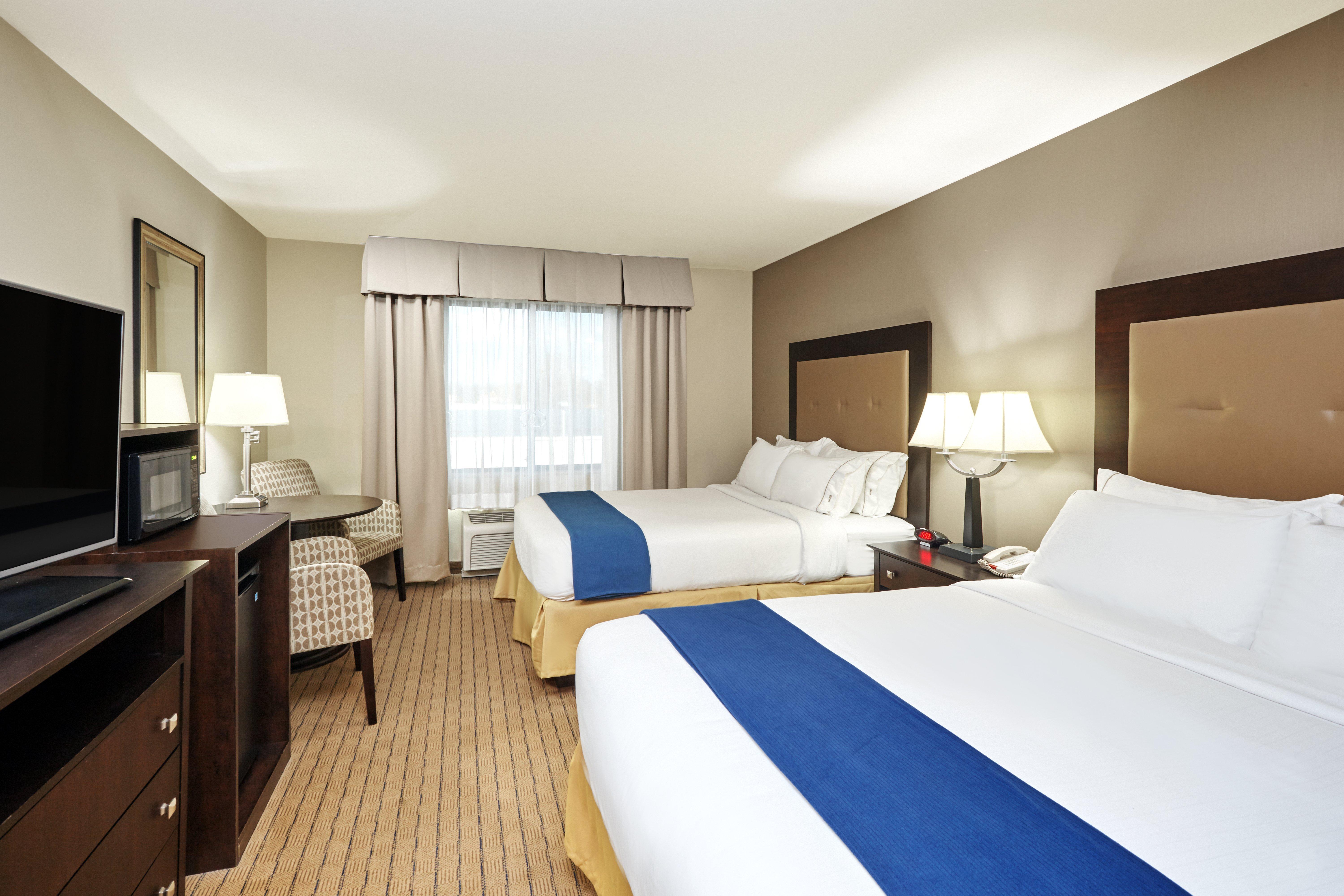 Holiday Inn Express & Suites Madison-Verona By Ihg Exterior foto