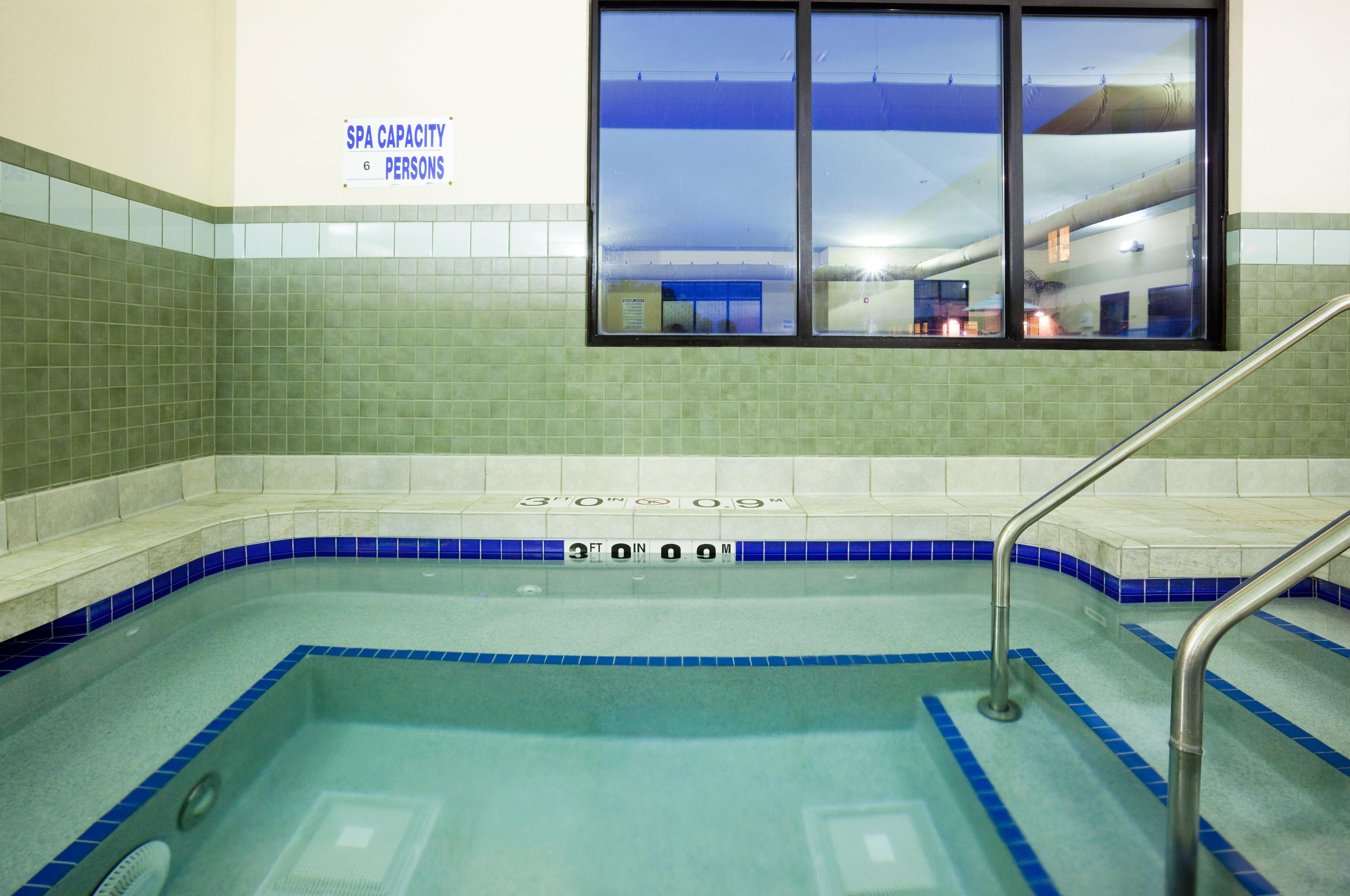 Holiday Inn Express & Suites Madison-Verona By Ihg Exterior foto
