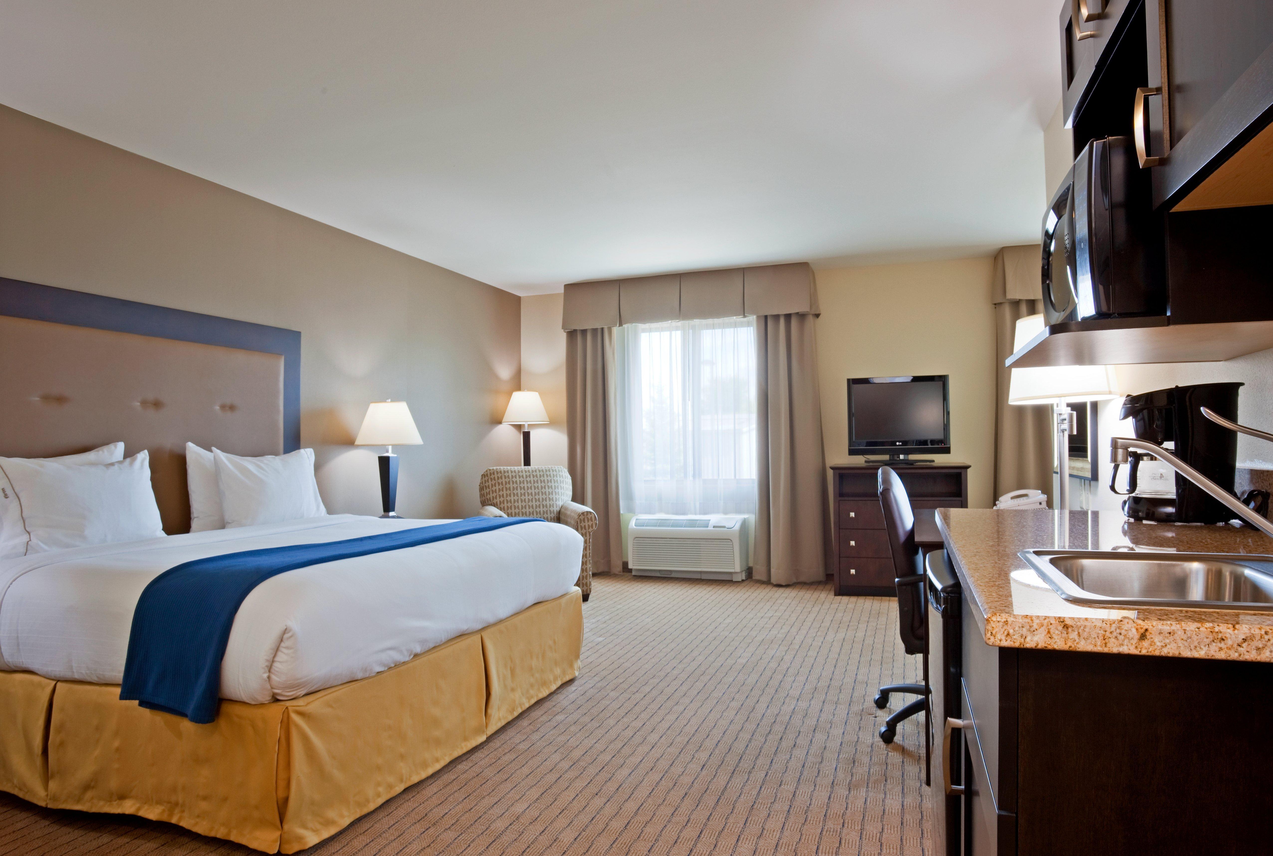 Holiday Inn Express & Suites Madison-Verona By Ihg Habitación foto