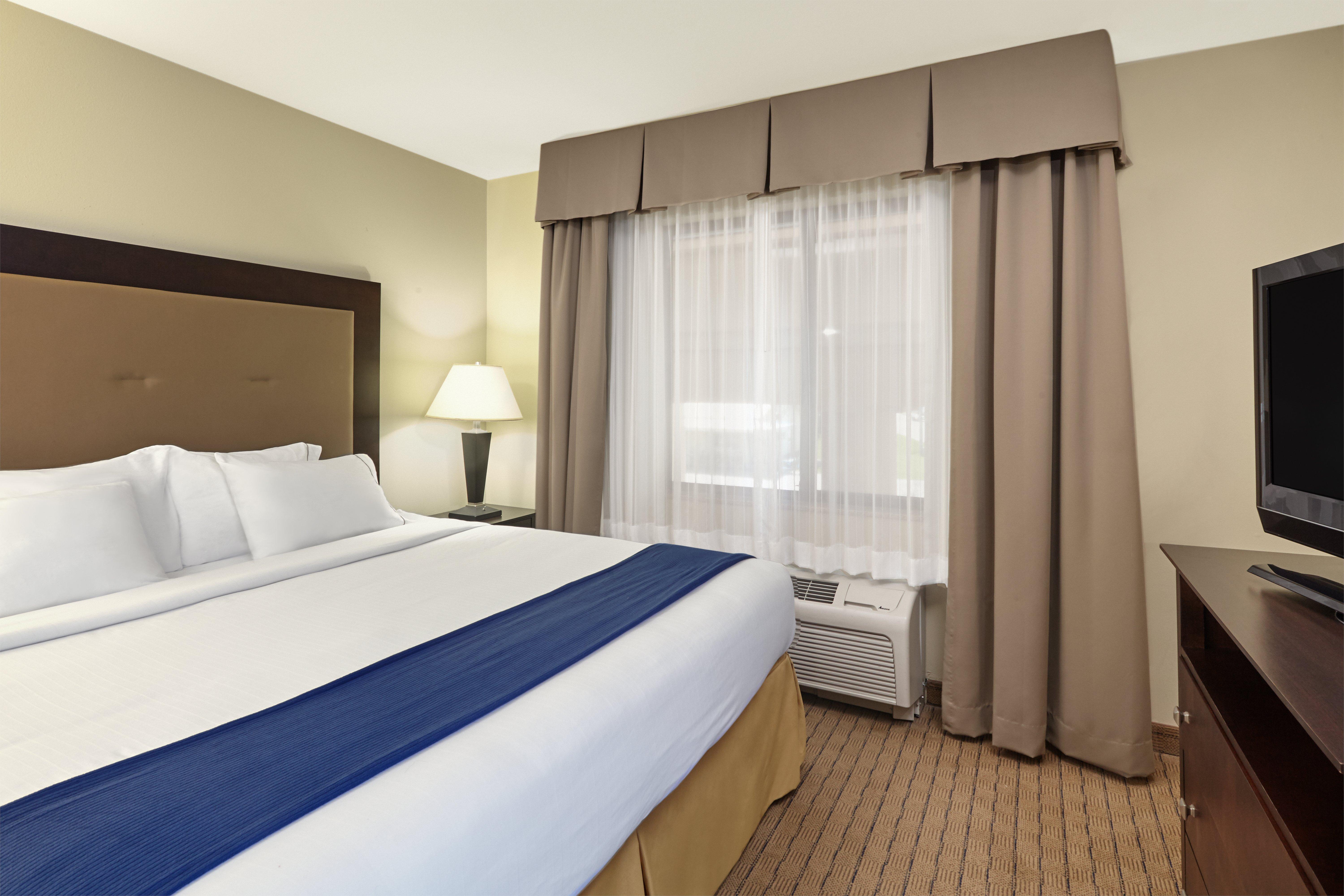 Holiday Inn Express & Suites Madison-Verona By Ihg Exterior foto