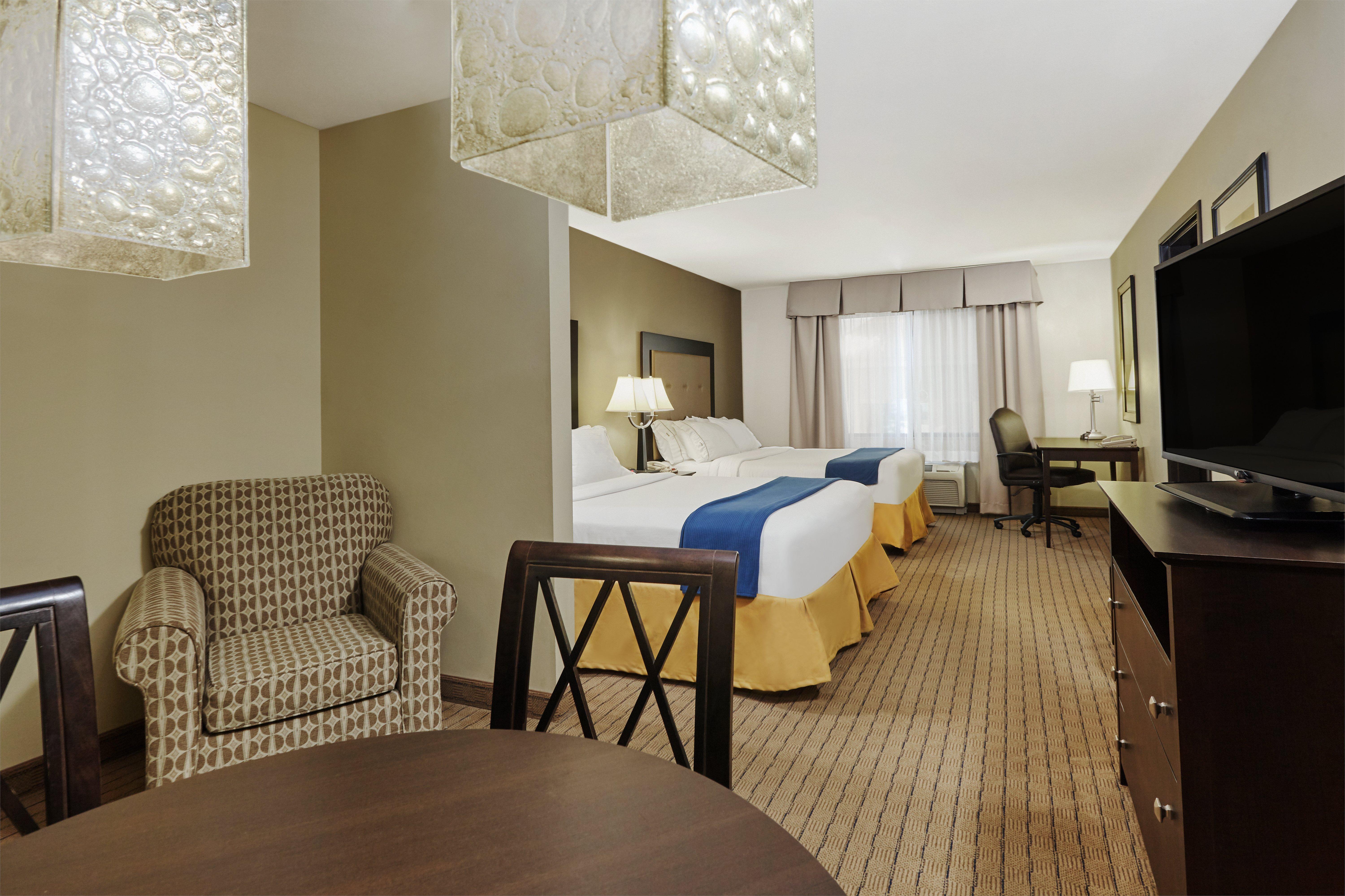 Holiday Inn Express & Suites Madison-Verona By Ihg Exterior foto
