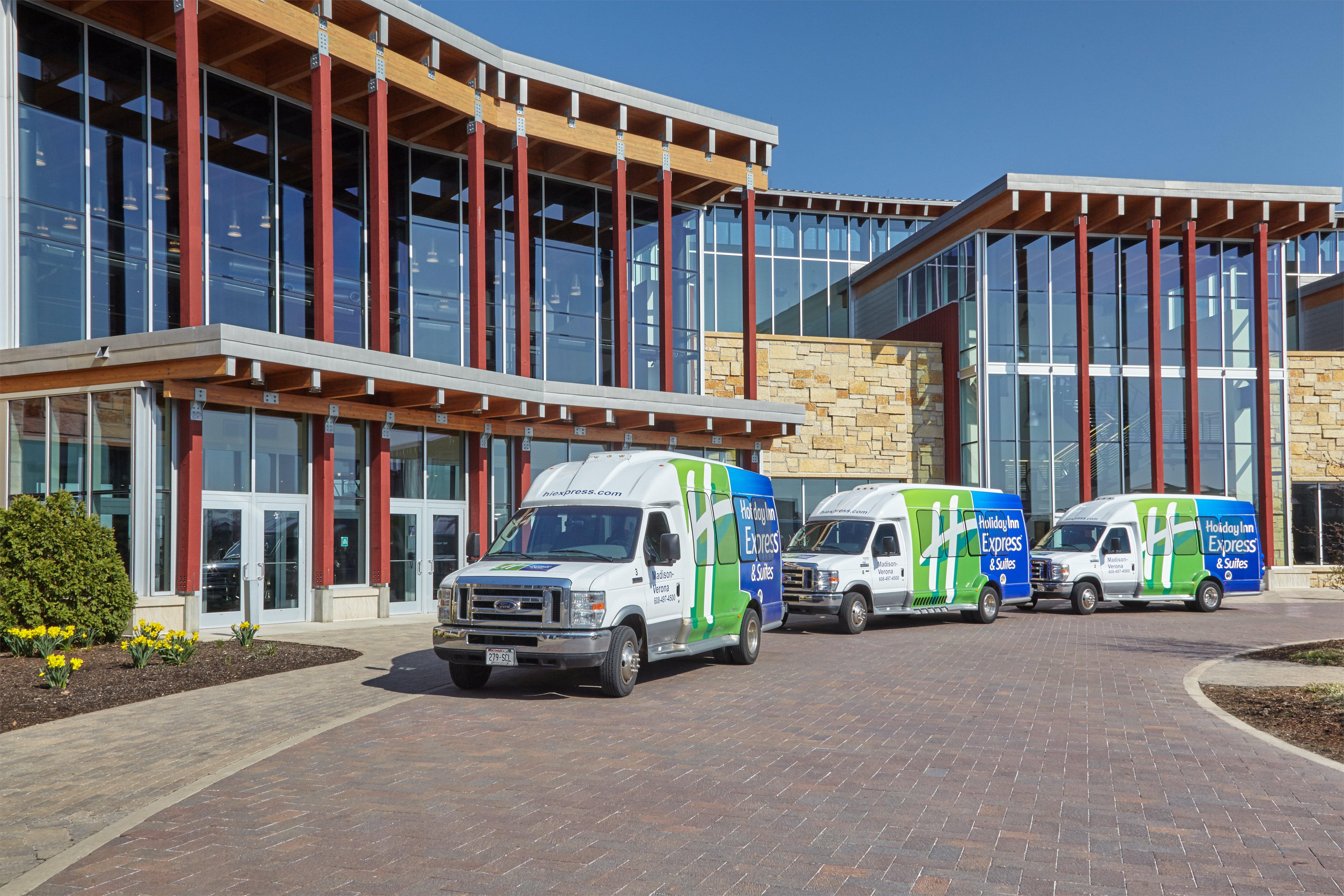 Holiday Inn Express & Suites Madison-Verona By Ihg Exterior foto